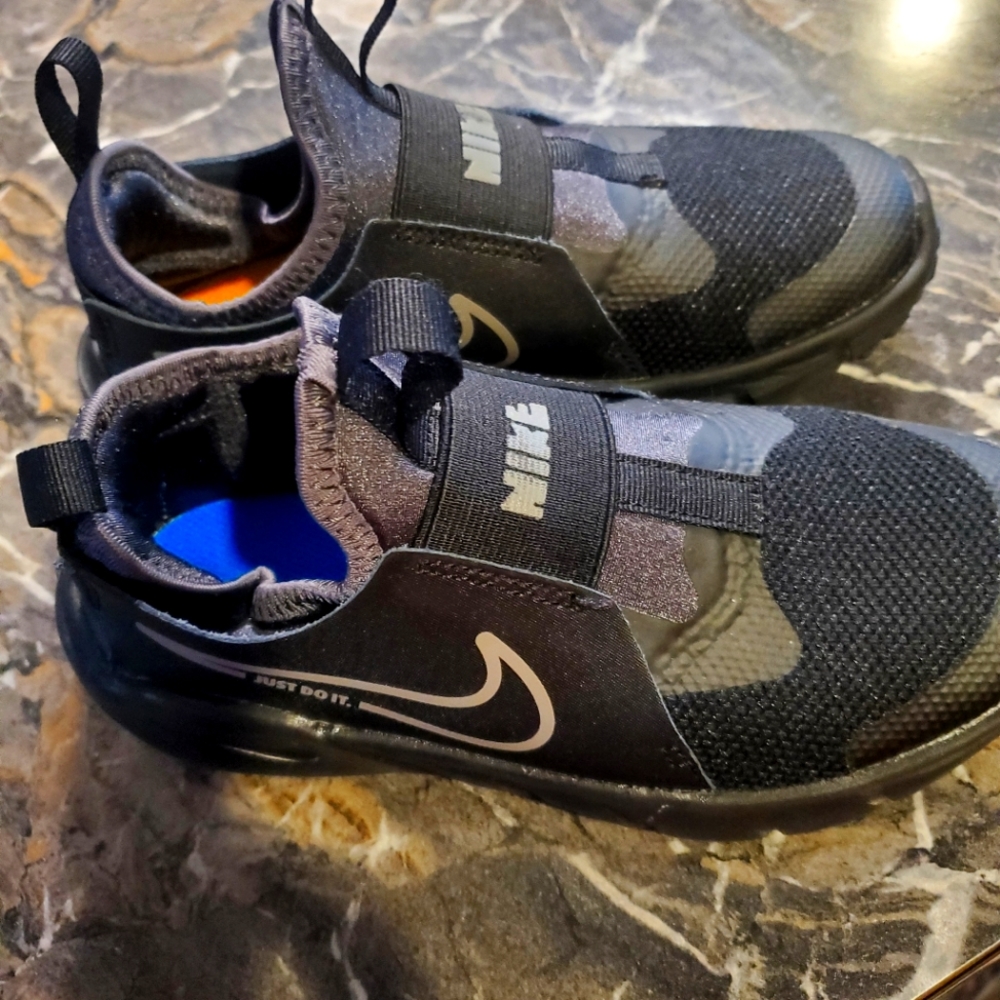 Brand new size 1y nike shoes